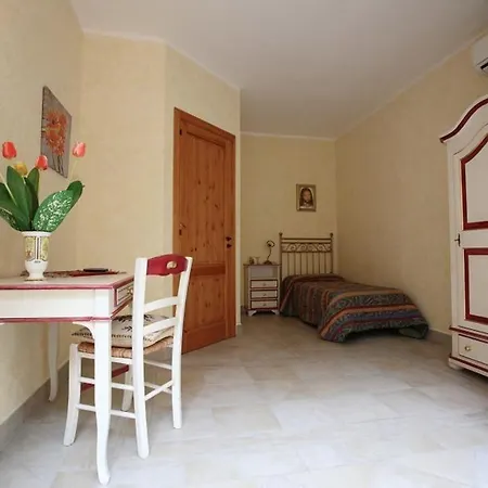 Alojamento de Acomodação e Pequeno-almoço Candido Vacanze