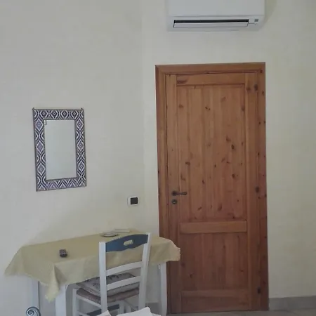 Alojamento de Acomodação e Pequeno-almoço Candido Vacanze 2*