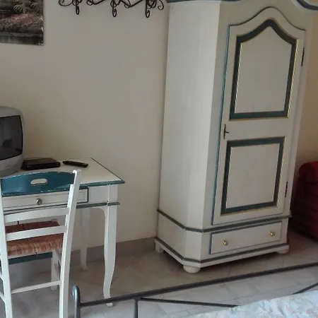 Candido Vacanze Alojamento de Acomodação e Pequeno-almoço 2*