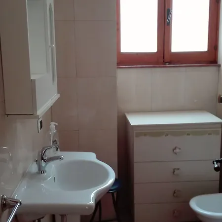 Alojamento de Acomodação e Pequeno-almoço Candido Vacanze 2*