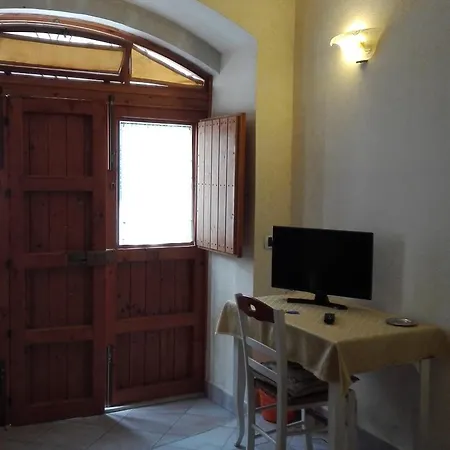 Alojamento de Acomodação e Pequeno-almoço Candido Vacanze 2*