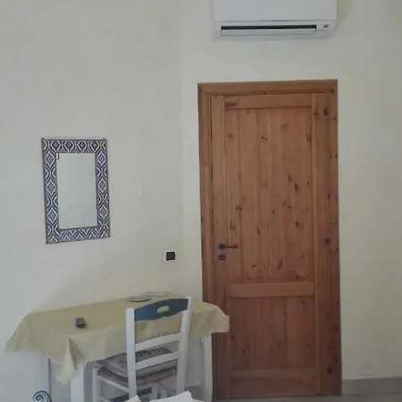 Candido Vacanze Bed & Breakfast 2*